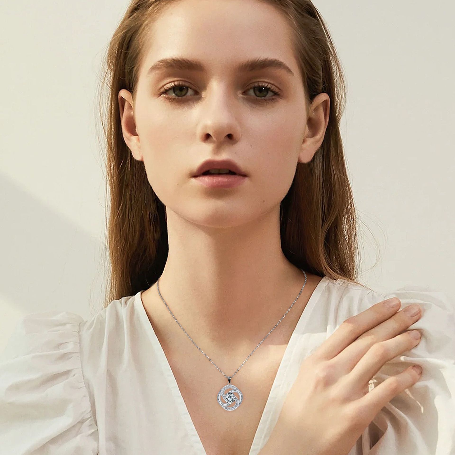 Personalized Design Ethereal Clover Clover Necklace