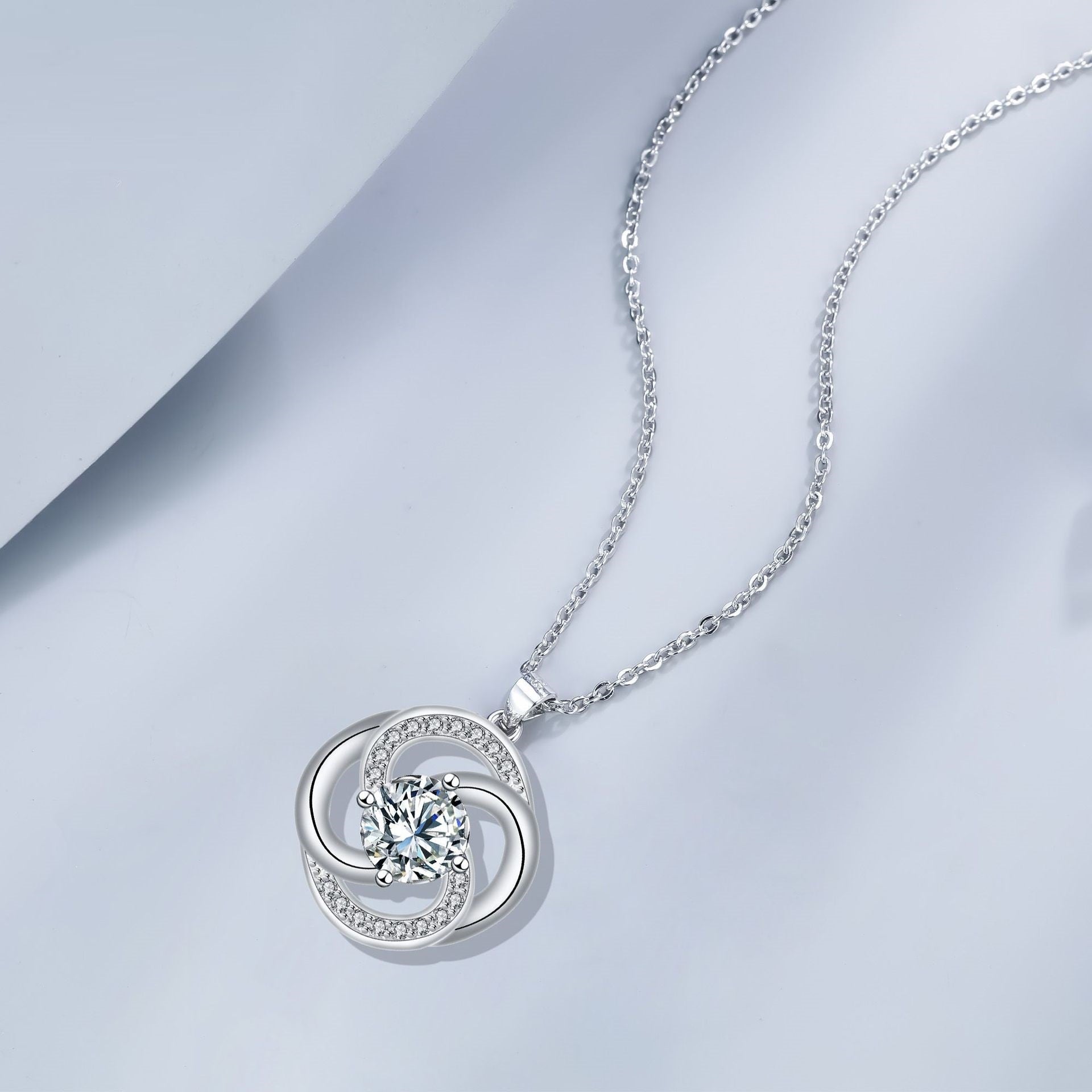 Personalized Design Ethereal Clover Clover Necklace